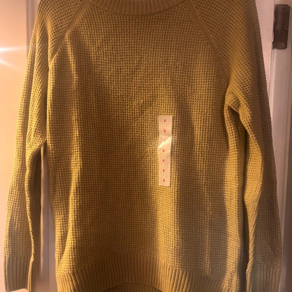 Old Navy Women's SoSoft Crew Neck Tunic Sweater in Lemongrass